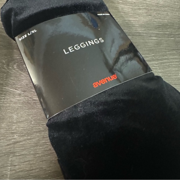 NWT Avenue Black Velvet Leggings size L/XL - Picture 4 of 4